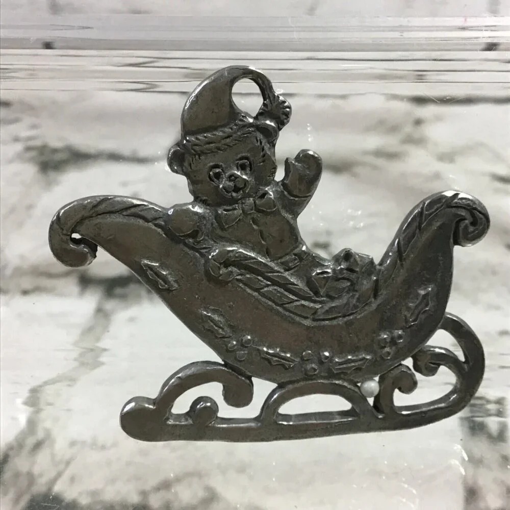 Vintage Christmas Ornament Teddy Bear In Santa’s Sleigh Flat Metal‎ 2”
